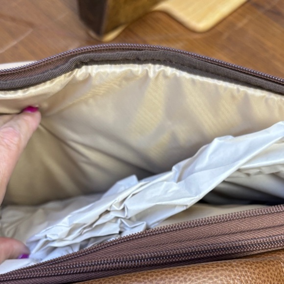 Samsonite cognac flap over Leather Messenger Bag - Picture 6 of 12